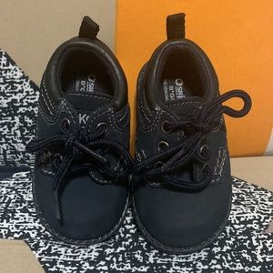 OshKosh dress shoes baby size 2.5